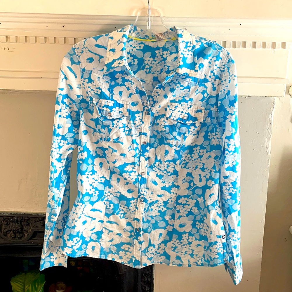 Izod blue/white floral top